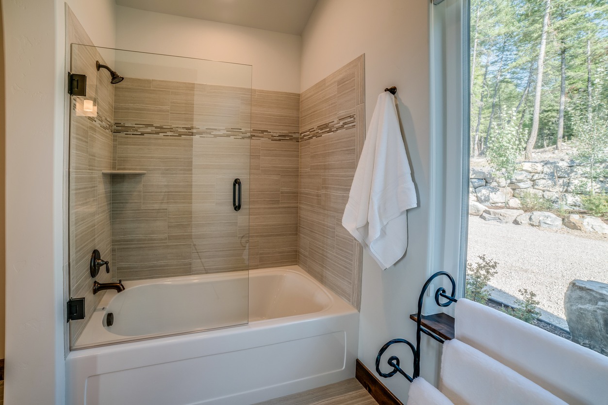 Shower & Tub Installation in Utica